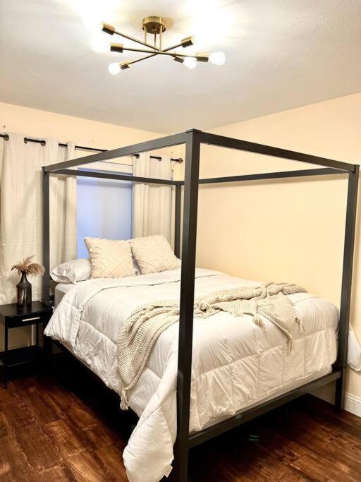 Elegant Hollywood Retreat - Spacious 2Br 2Ba Condo With Resort-Style Amenities Los Angeles Eksteriør billede