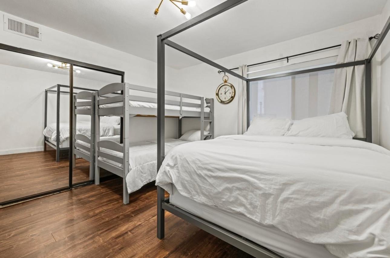 Elegant Hollywood Retreat - Spacious 2Br 2Ba Condo With Resort-Style Amenities Los Angeles Eksteriør billede