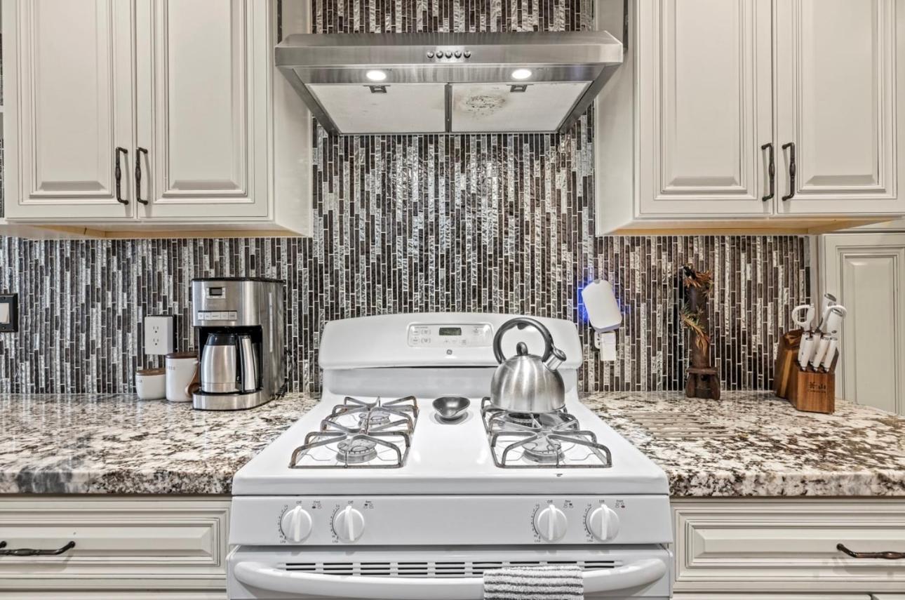 Elegant Hollywood Retreat - Spacious 2Br 2Ba Condo With Resort-Style Amenities Los Angeles Eksteriør billede